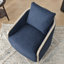 Fauteuil demi-tonneau pivotant en polyester de 30 po de largeur avec base en bois-903797199