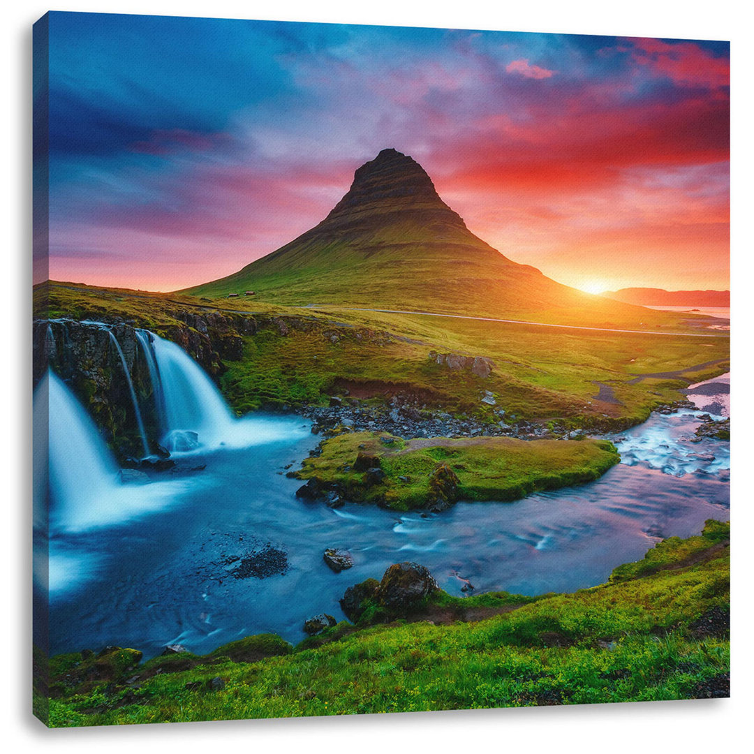 Leinwandbild Kirkjufell Vulkan bei Sonnenuntergang