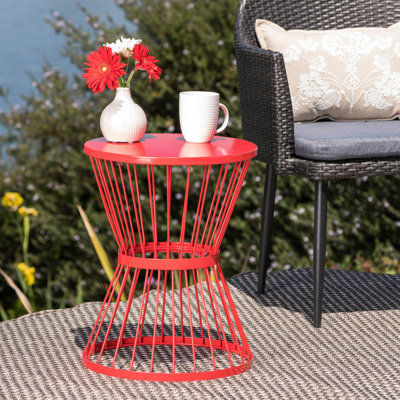 Table d'appoint moderne de 16 po en fer rouge avec fer à repasser H 16,28 po