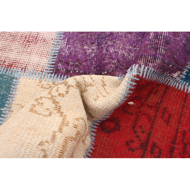 Tapis unique en laine noué à la main crème des années 1980 de 5 pi 8 po x 8 pi Pennee