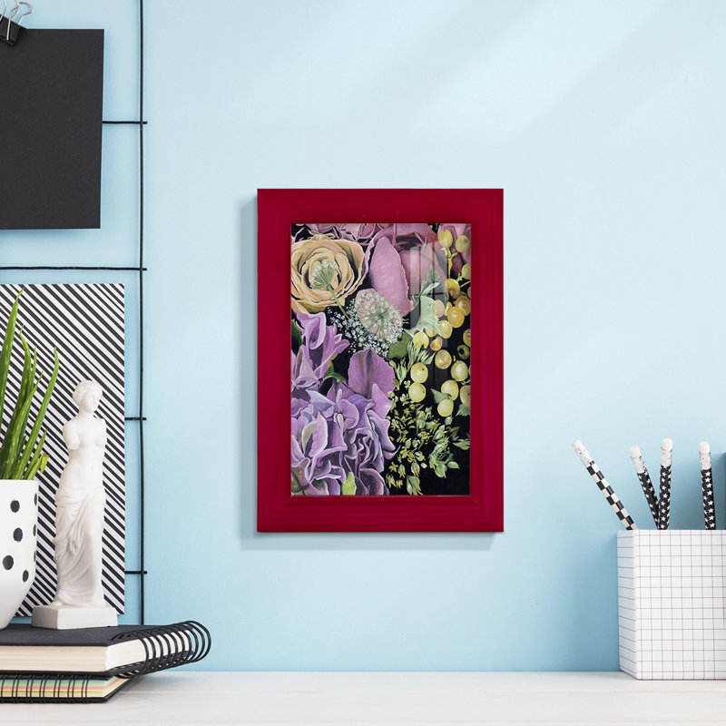 Floral on Black III, impression sur papier encadrée, Rouge, H 9 po x l 7 po x P 1 po