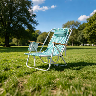 Chaise de plage pliante rayée en aluminium vert menthe blanche, chaise longue inclinable extérieure sable réglable avec accoudoirs en bois, poche pour boissons latérales et appui-tête détachable, chaise de jardin portative pour le camping sur la plage