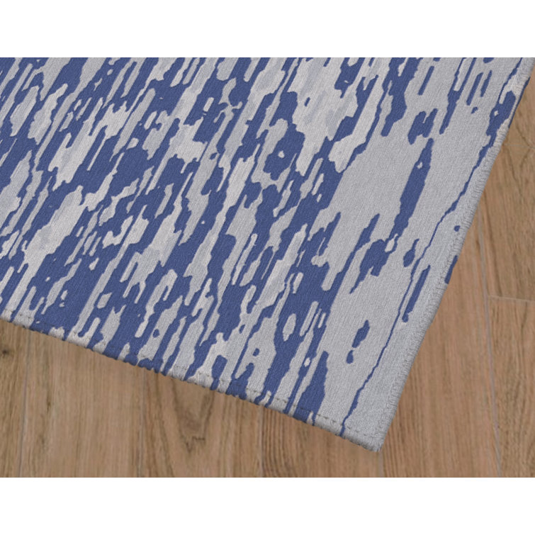 Davanna Abstract Bath Mat Ivy Bronx Color: Blue