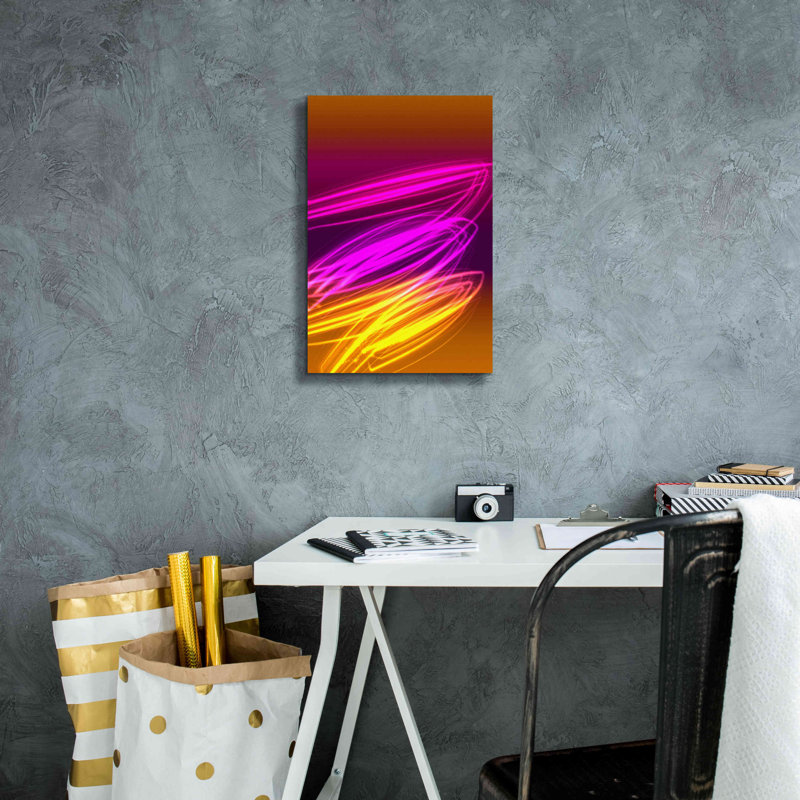 «Mysterious Light 10» par Irena Orlov, estampe numérique sur toile, 26 po x 40 po, H 18 po x l 12 po x P 0,75 po