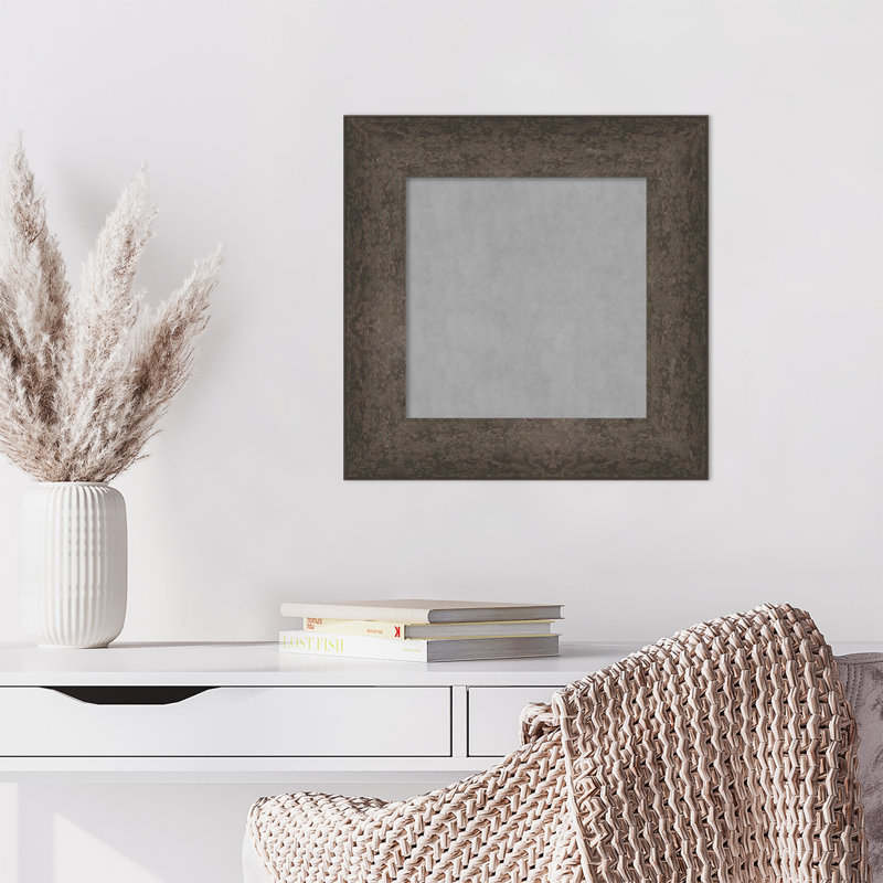 Tableau magnétique encadré bronze tacheté clair, H 17 po x l 17 po
