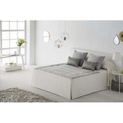 Gillispie Polyester No Pattern Bedspread