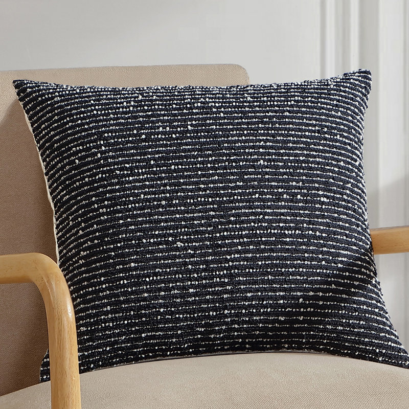 Coussin décoratif à rayures horizontales noir / blanc Tahari Home Emmy, 20 po x 20 po