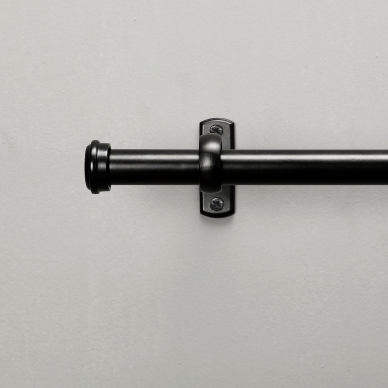 Tringle à rideaux simple noire réglable de 72 à 144 po 1 po