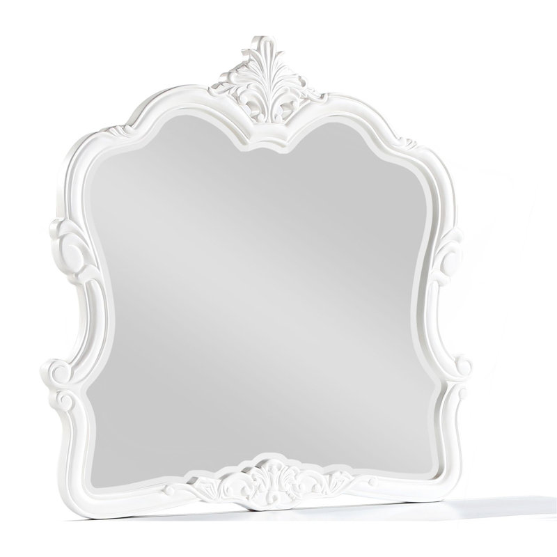 Miroir de chambre exquis avec des sculptures complexes et une finition élégante