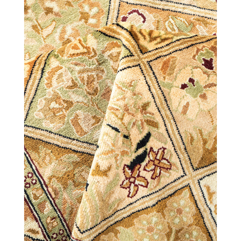 Classic One-of-a-Kind 2'8" X 4'1" Hand Knotted Area Rug