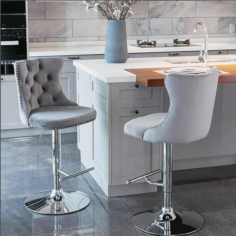 Tabourets de bar pivotants en velours à hauteur de siège réglable, tabourets de bar à base chromée avec dossier capitonné confortable, ensemble de 2