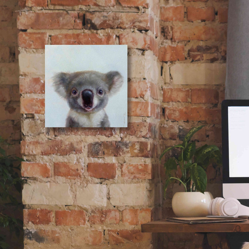 "Lil Koala" par Lucia Heffernan, H 12 po x l 12 po x P 0,75 po