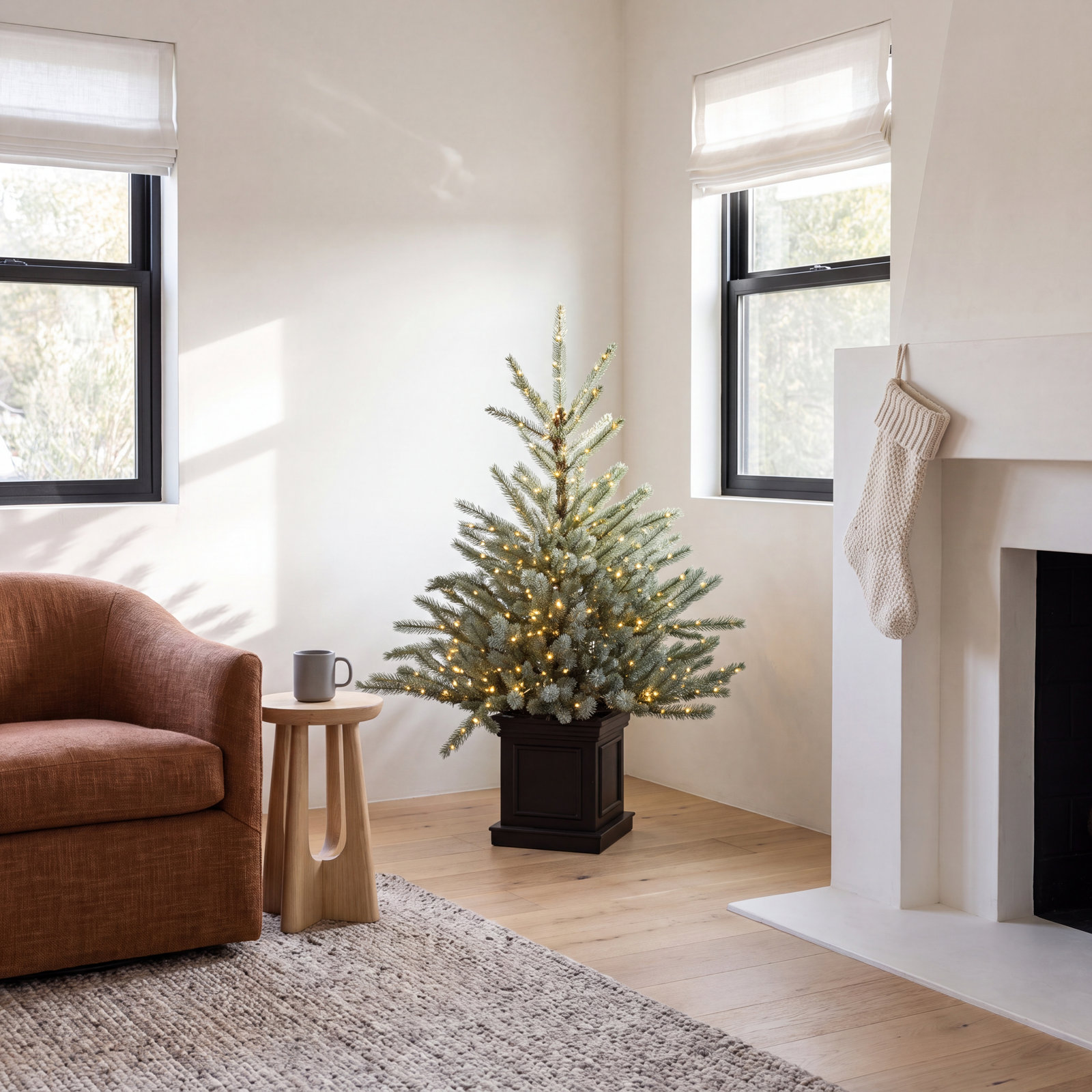 Blue 4' Pre-Lit Spruce Tree