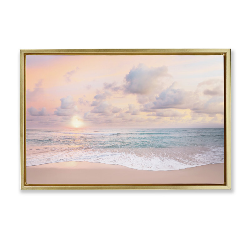 Cadre flottant Cloudy Sunset Seaside Shore, design par Sissi et Seb, H 21 po x l 31 po, Cadre flottant métallique doré