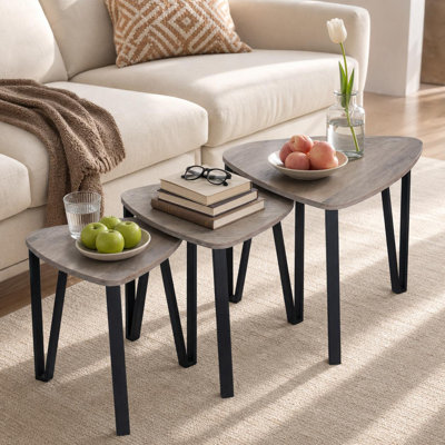 3-Piece Triangle Nesting Coffee Table Set – Space-Saving Industrial Style, Stackable End Tables with Black Metal Frame & Rustic Brown Melamine Board, Multi-Size for Living Room or Bedroom, Vintage