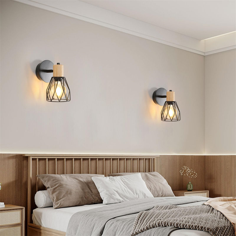 Maquoketa Armed Sconce