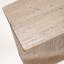 Table de bout à piédestal en marbre beige 22 po