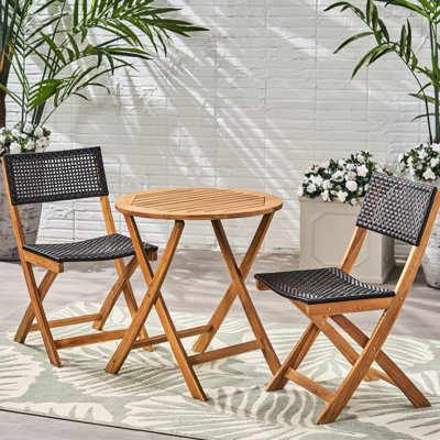 Mobilier d'extérieur bistro - 2 chaises et 1 table ronde, fabrication en bois, rehausse la collection 2 + 1 table Hillside de la cour arrière, matériau, couleur brune, sièges, lattes pliables et utilisation polyvalente
