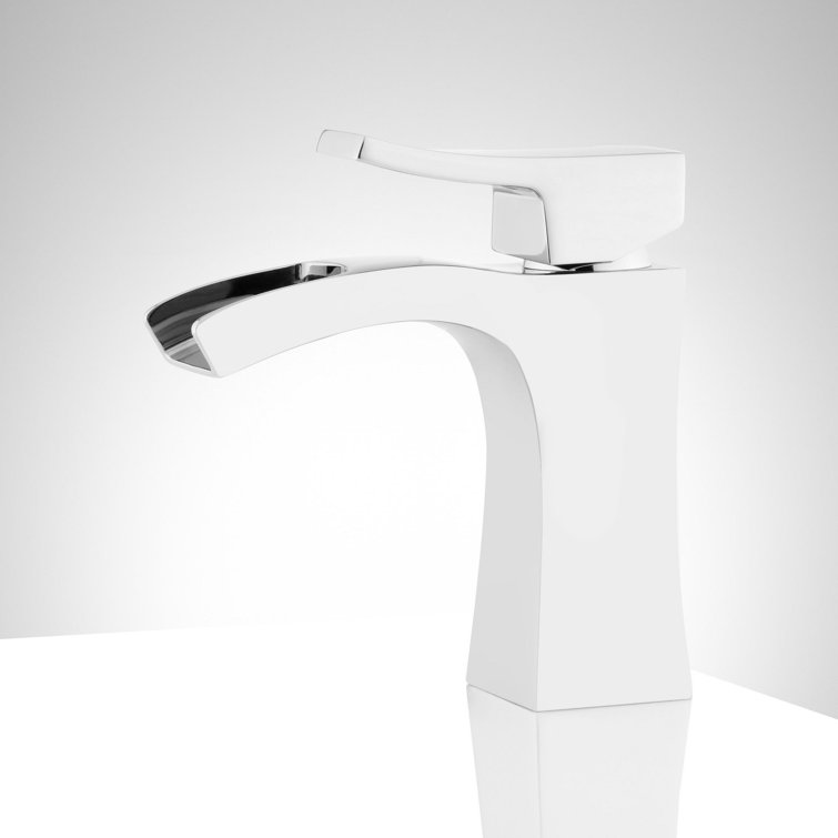 Vilamonte 1.2 GPM Single Hole Bathroom Faucet with Metal Lever Handle and Pop-Up Drain Assembly