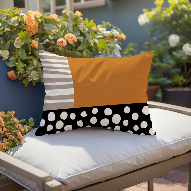 Oreiller rectangulaire réversible intérieur / extérieur Ekon, Orange brûlé / noir / blanc cassé, H 14 po x l 20 po