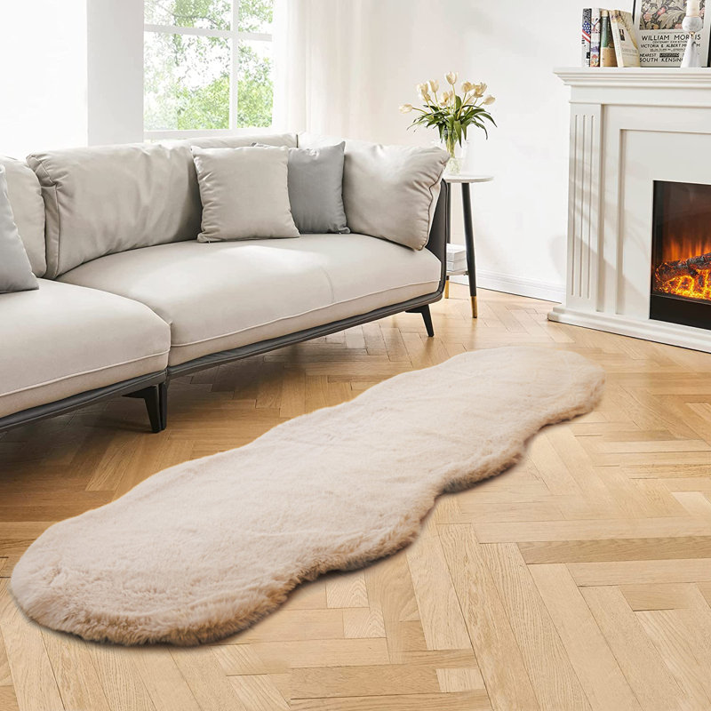 Tapis beige en simili lapin Tristion Cozy, Nouveauté 2 pi x 6 pi