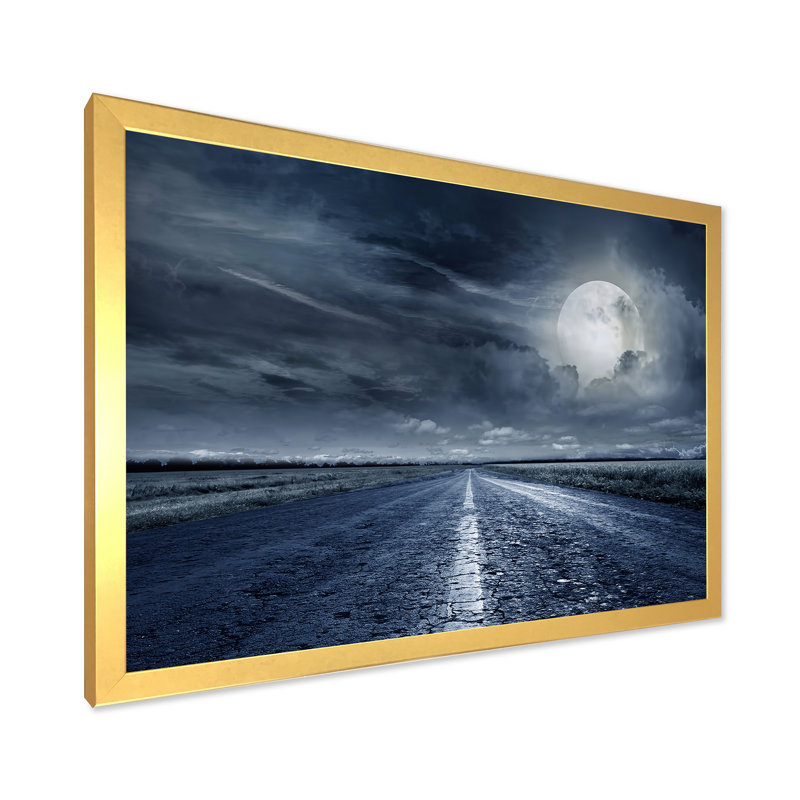 Asphalt Road Under Cloudy Full Moon II - photographie sur toile, H 16 po x l 32 po x p 1 po, Cadre doré