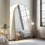 Grand miroir de plancher arqué pleine longueur-1095442277-1095442202