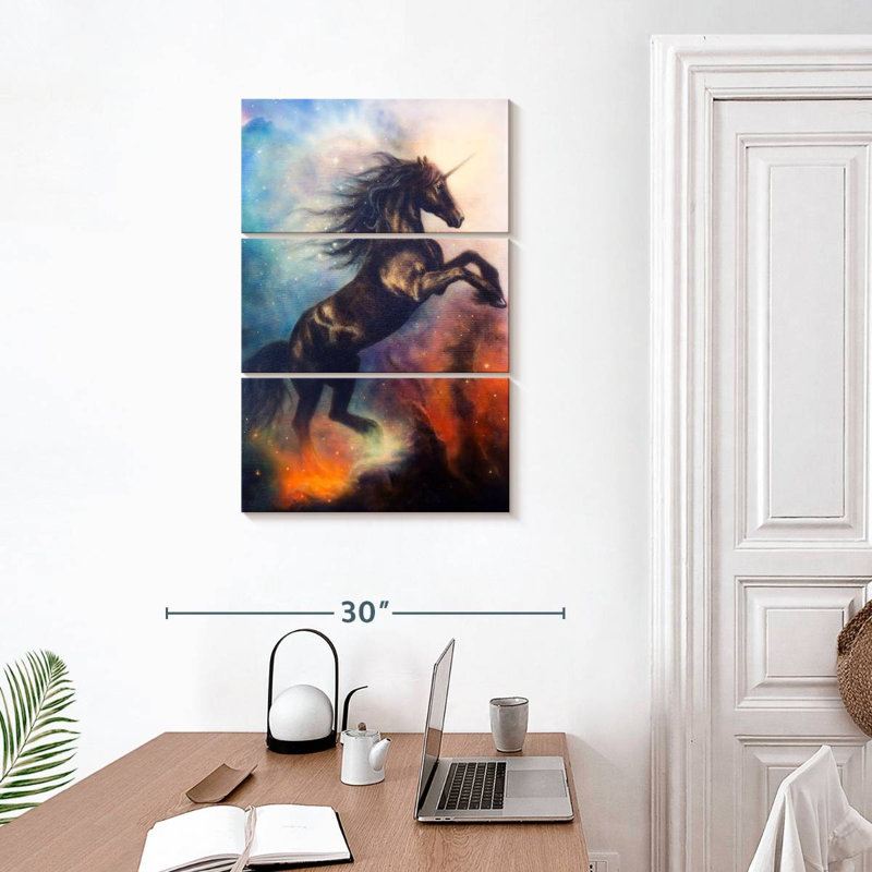 Kelan, licorne noire cosmique, H 32 po x l 20 po