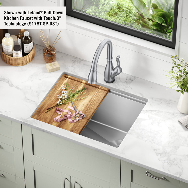 Évier de cuisine en acier inoxydable à cuve simple de calibre 16 Delta Lorelai ™