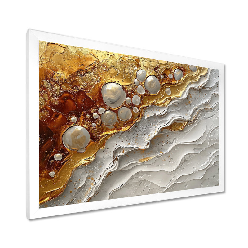 Rivière dorée de Calacatta, marbre abstrait I - art mural en marbre pour le salon, H 34 po x l 44 po, Cadre simple, Blanc