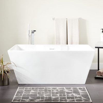 Hibiscus 67" x 32" Freestanding Soaking Acrylic Bathtub