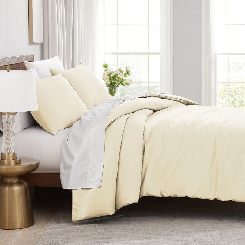 Southshore Fine Linens Vilano Duvet Cover Set, Oversized 110 GSM Microfiber Bedding with Hidden Zipper Closure and 4 Corner Ties, 2 King Pillow Shams, King/California King, Cream