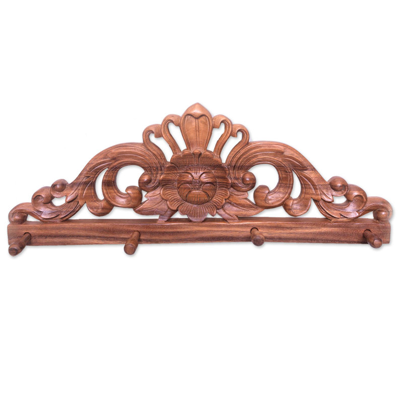 Porte-manteaux en bois de fleurs