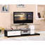 Meuble télé en blanc et noir, forme rectangulaire, 1 tiroir et 2 tablettes ouvertes pour téléviseurs plats de 60 po noirs avec présentoirs plats