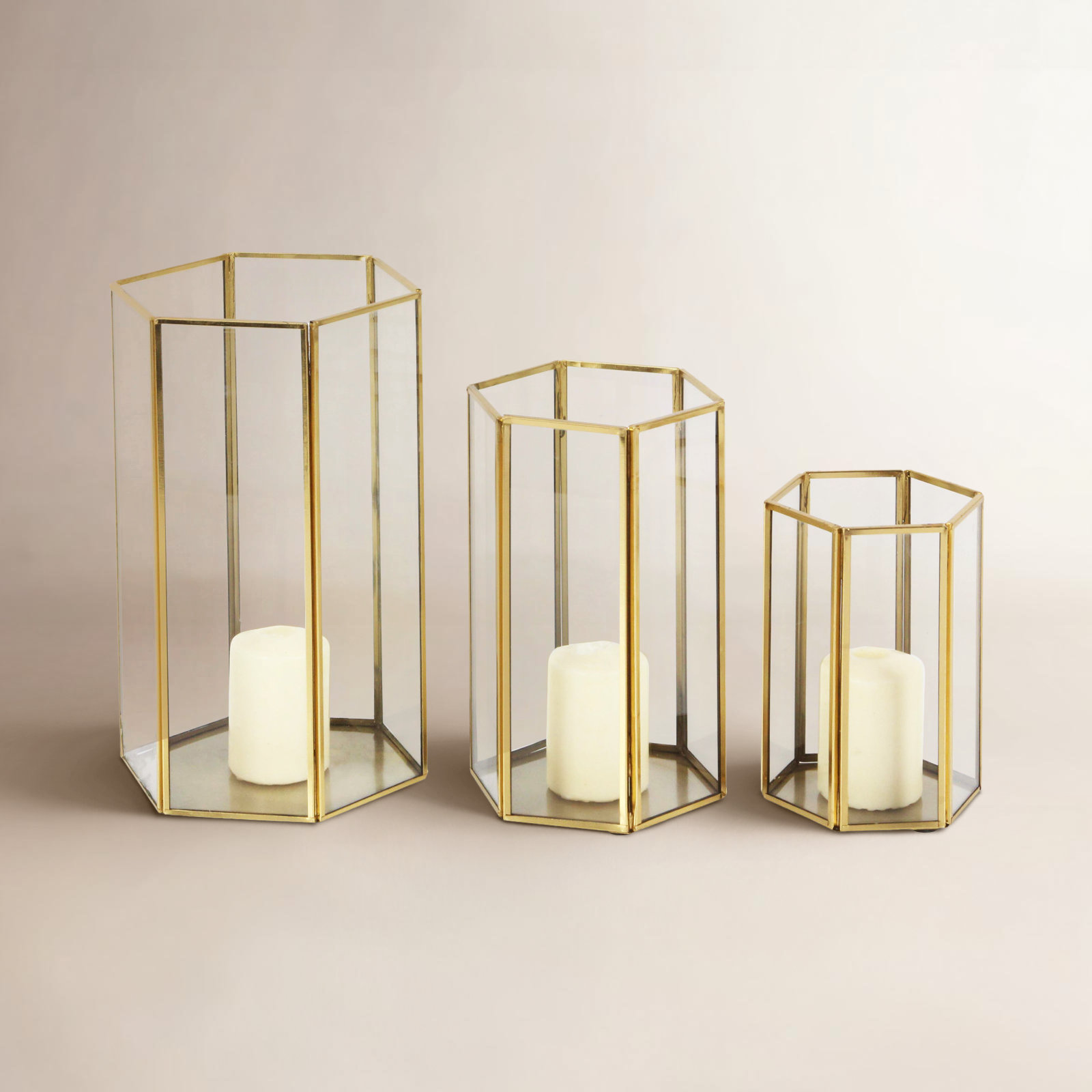 CosmoLiving by Cosmopolitan Glass Lantern Set, Gold