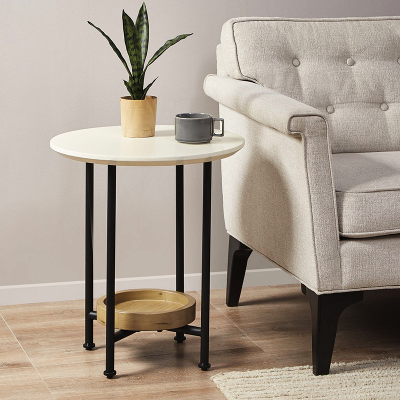 Table de bout ovale à plateau blanc et tablette naturelle, base en métal, décorez votre table de salon en couleurs, ajoutant de l'élégance à la pièce