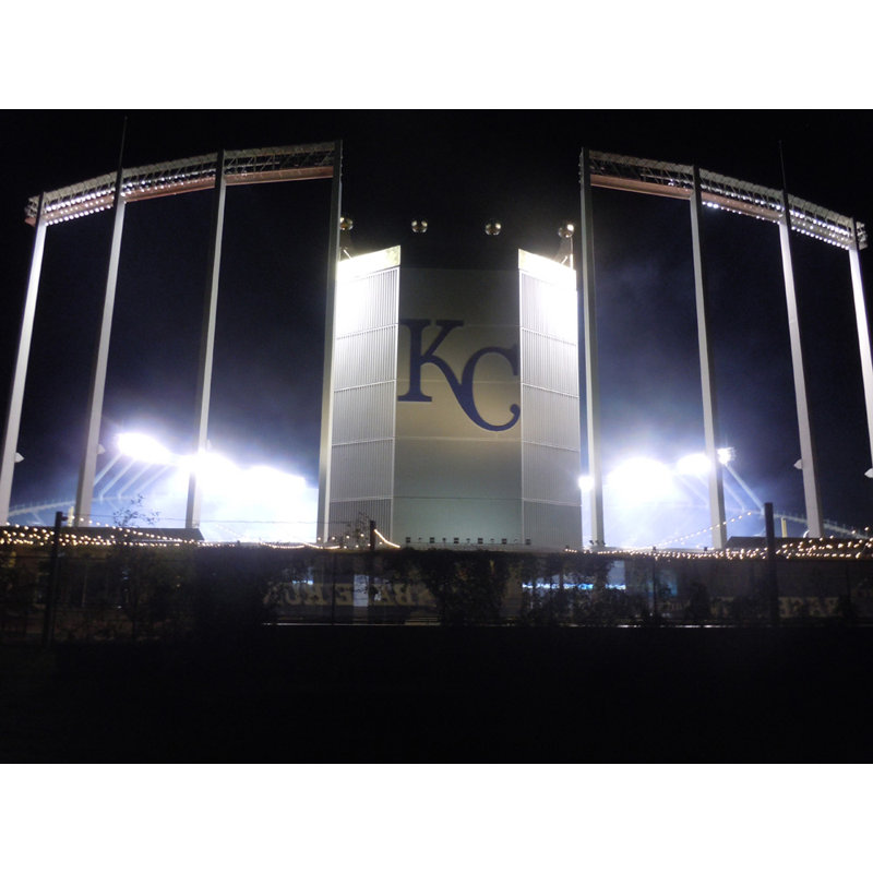 Kauffman Stadium, H 18 po x l 24 po