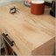 Table de chevet Farmhouse avec tablette ouverte et tiroir lisse, parfaite pour les petits espaces et l'esthétique moderne