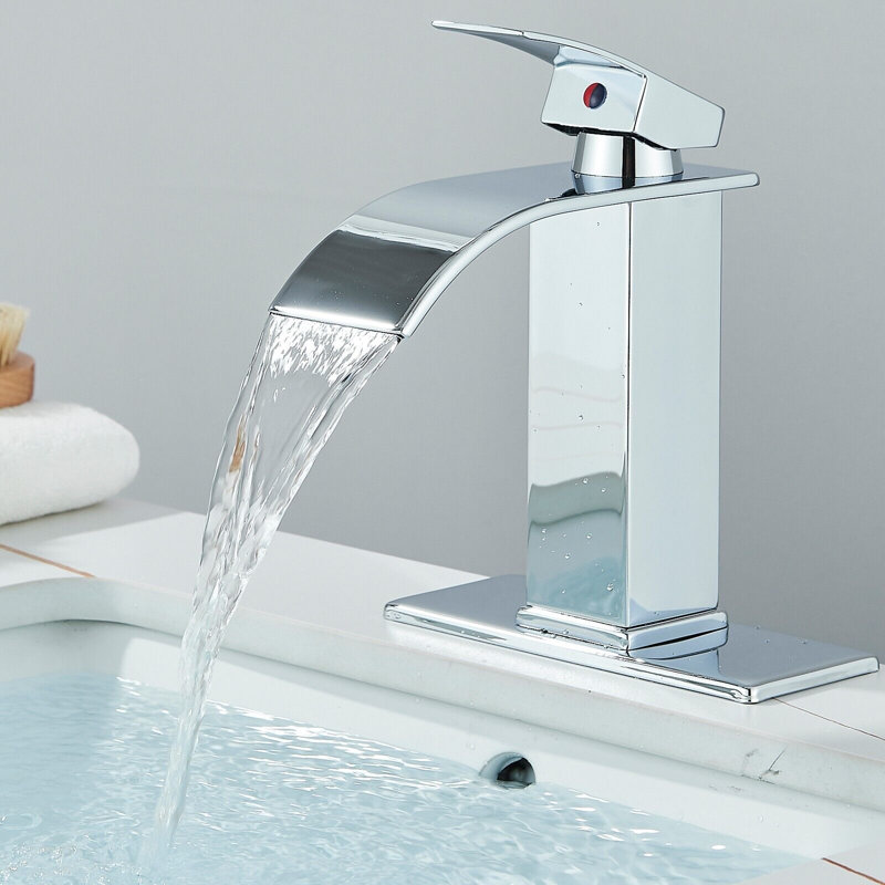 Single-handle Bathroom Faucet with Drain Assembly, Chrome