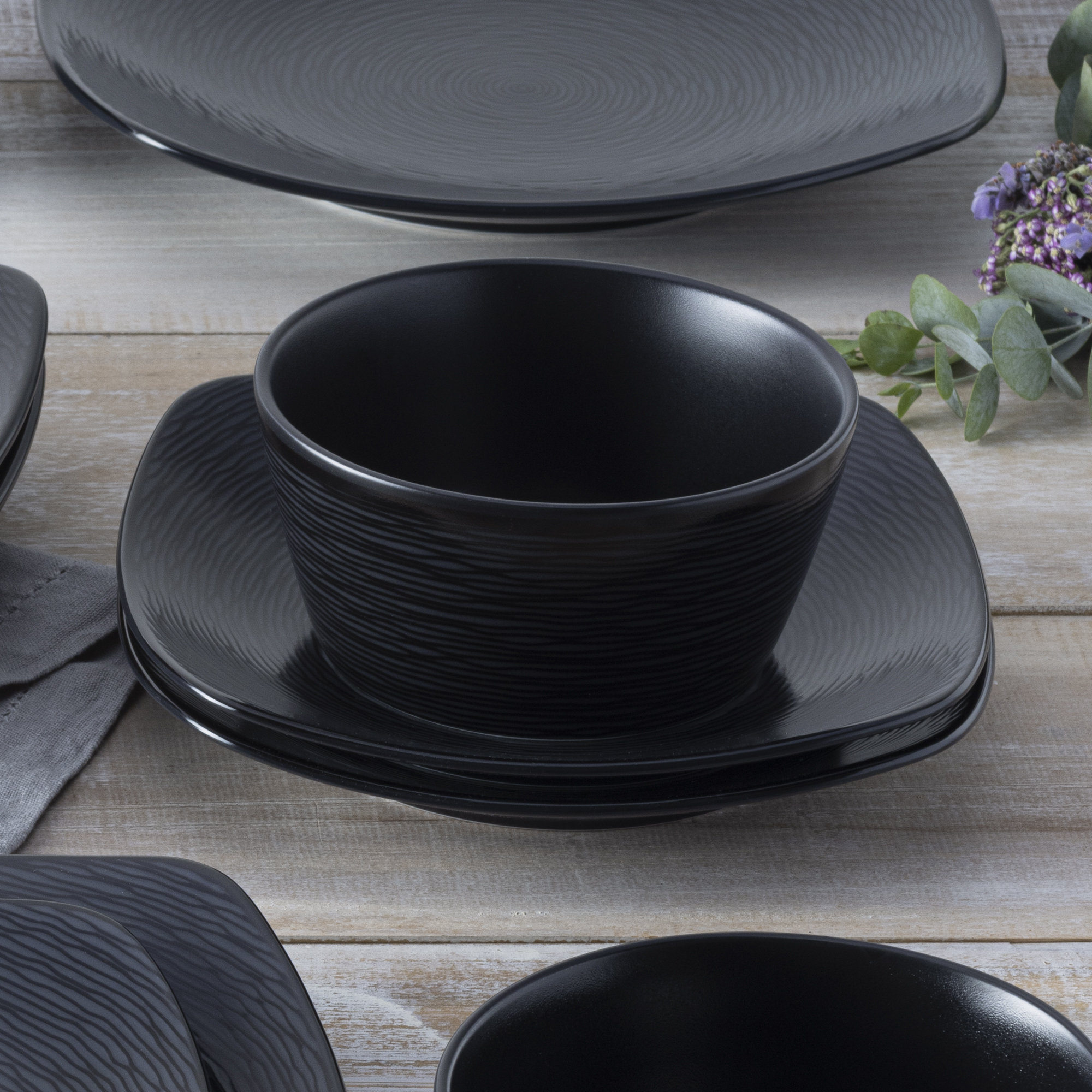 Noritake Colorscapes White-on-White Dune 4-Piece Square Place Setting, Service for 1, Black