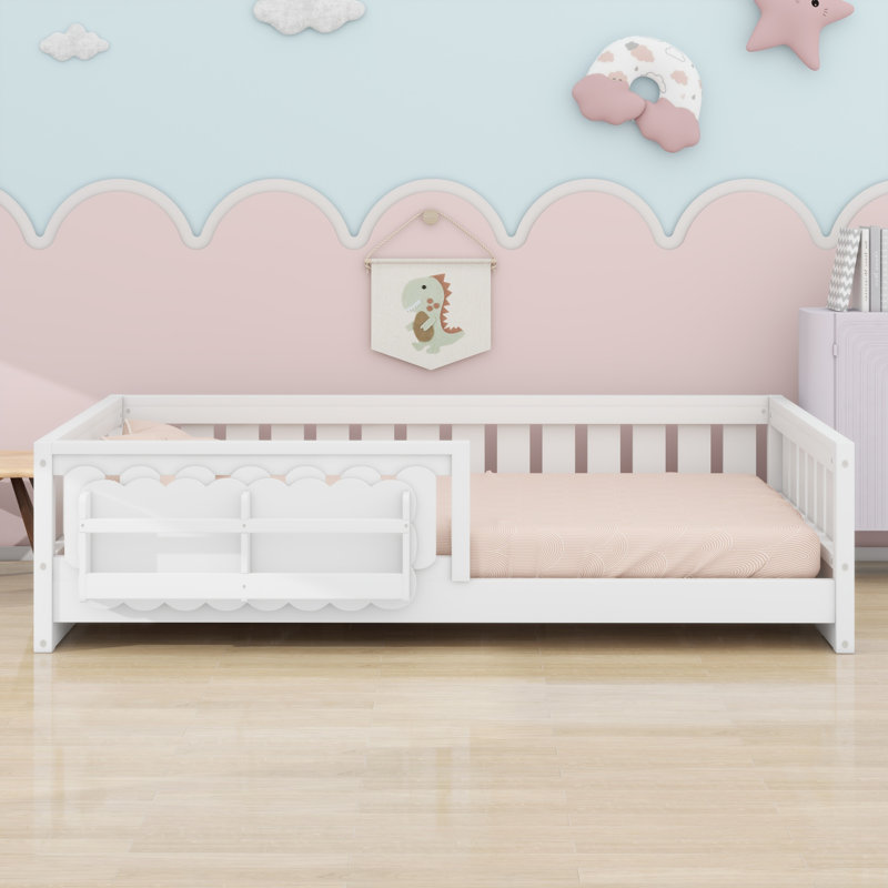 Lit plateforme en bois peu encombrant avec garde-corps et tablettes de rangement, Lit simple, Blanc