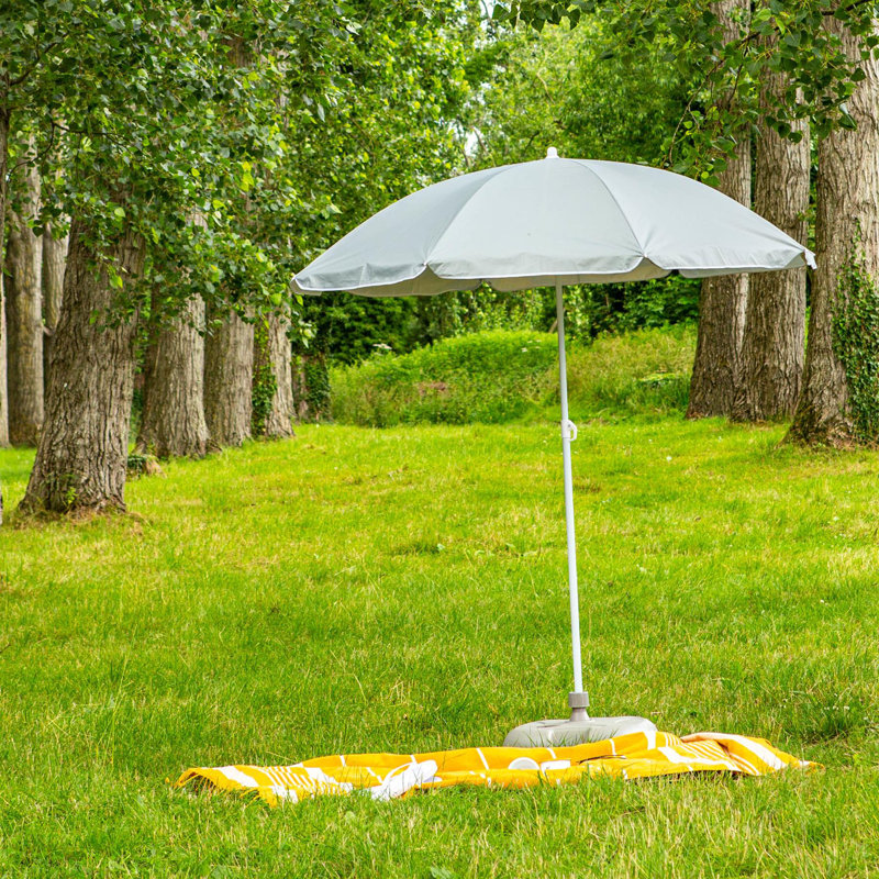Harbour Housewares - Metal Beach Parasol & Base - 1.74 x 1.93m, White