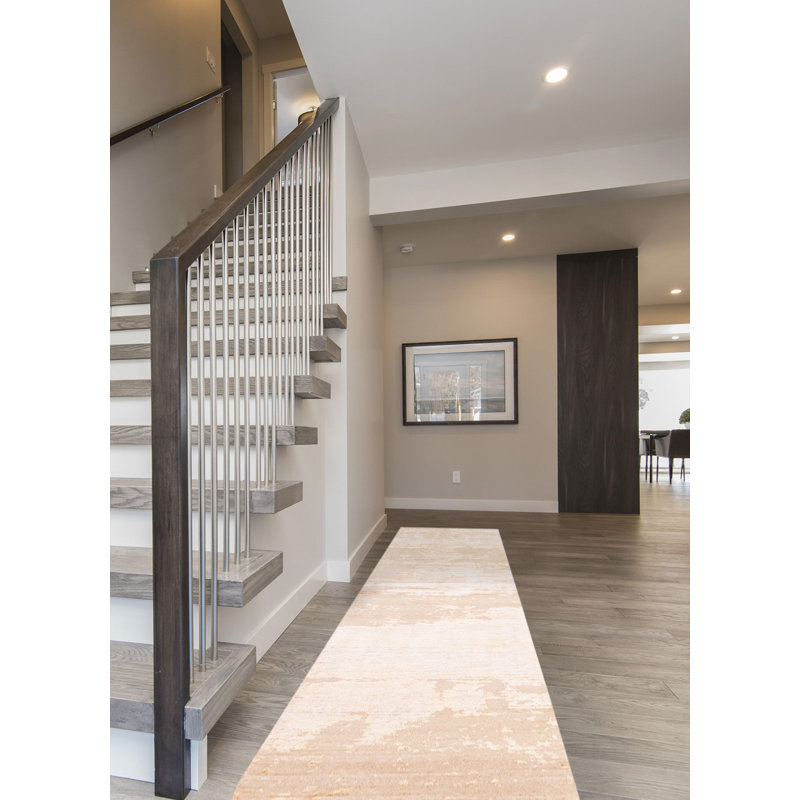 Tapis beige Legacy 2 pi 6 po x 10 pi 2 po