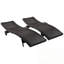 Ensemble de 2 chaises longues en osier de patio avec roulettes et table d'appoint-390497458