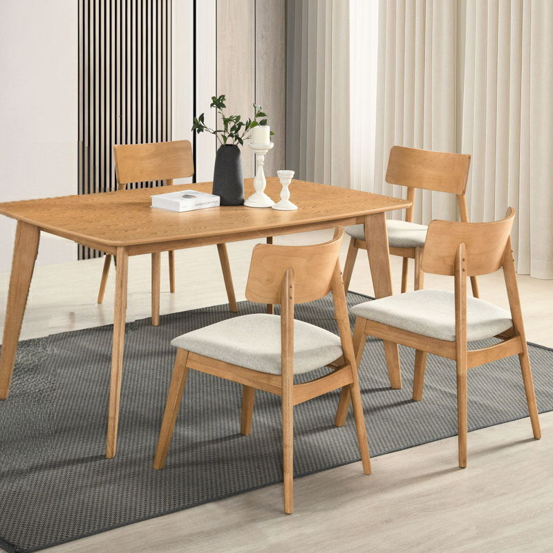 Ensemble de salle à manger 5 pièces, chaises à dossier incurvé recouvertes de tissu beige, table rectangulaire, finition chêne naturel, 4 places assises avec style.