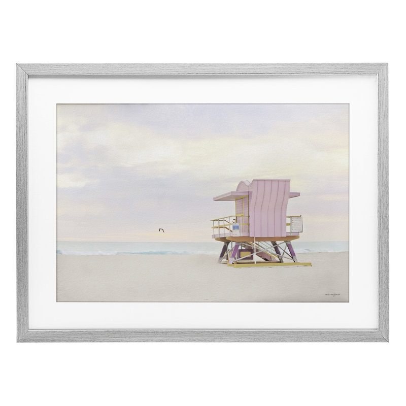 «Pink Paradise Beach», reproduction sous verre encadrée, design par Seven Trees Design, H 17 po x l 23 po