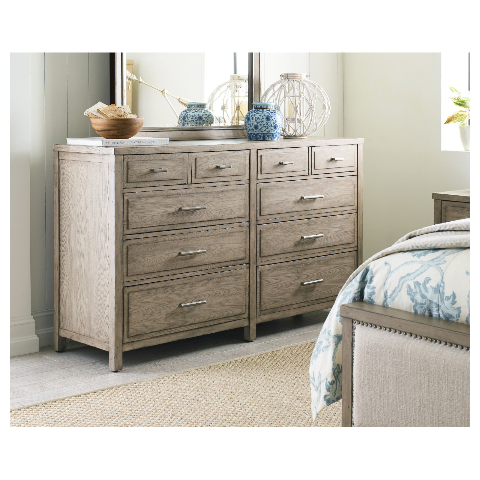 8 Drawer 67.3" W Dresser
