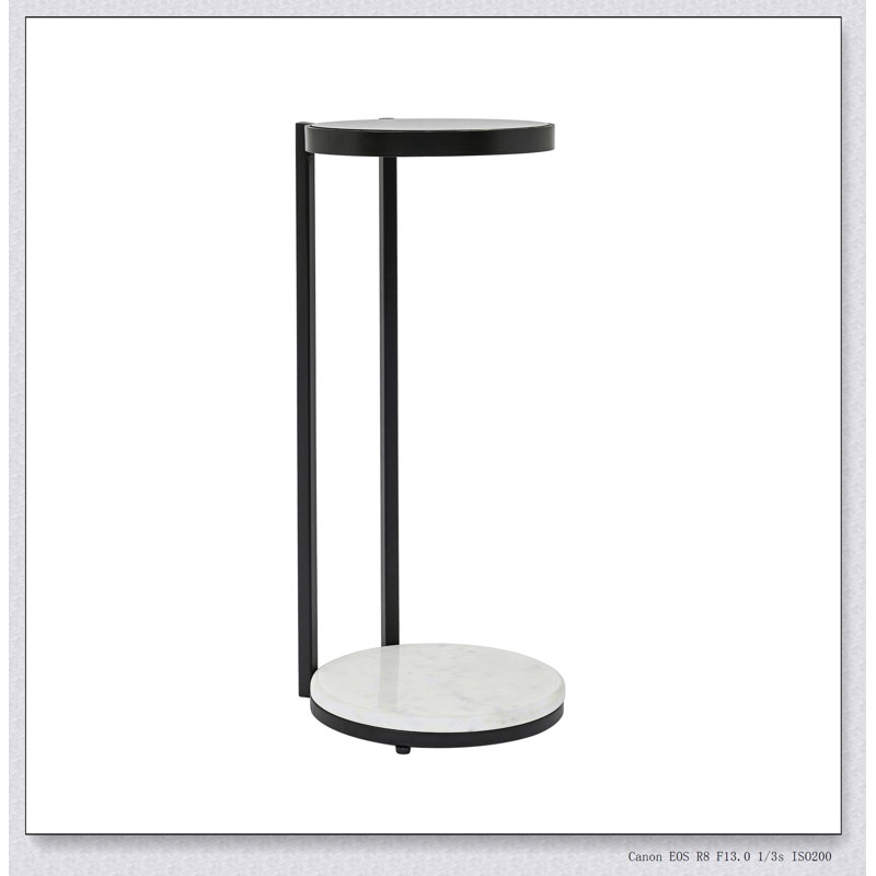 Table à boissons moderne avec plateau en verre transparent et base en marbre blanc, parfaite pour les salons contemporains et les décors élégants