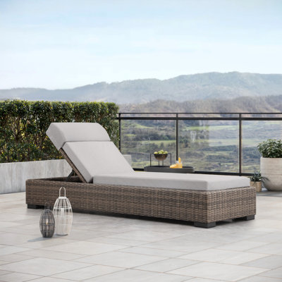 Manhattan 81.5" Metal Outdoor Chaise Lounge