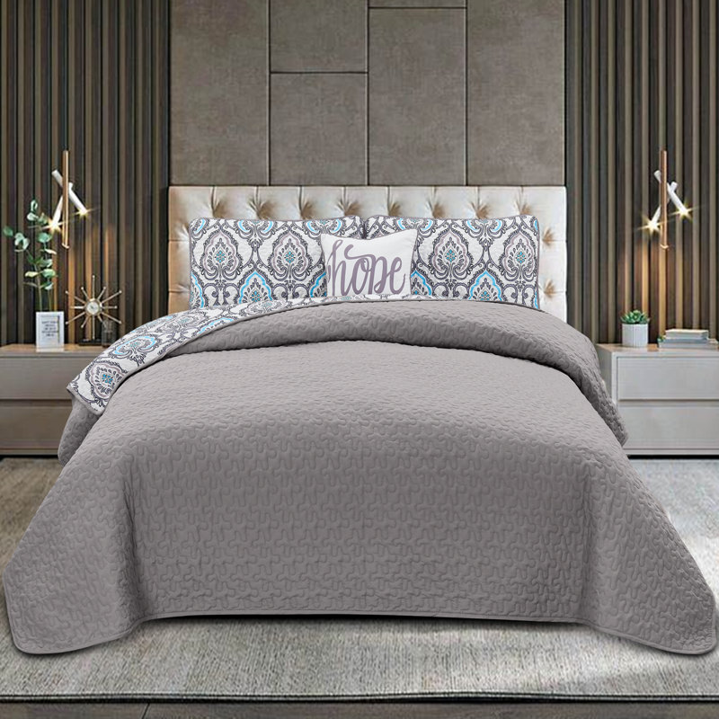 Azita Polyester Paisley Quilt, Queen Quilt + 2 Shams + 1 Throw Pillow